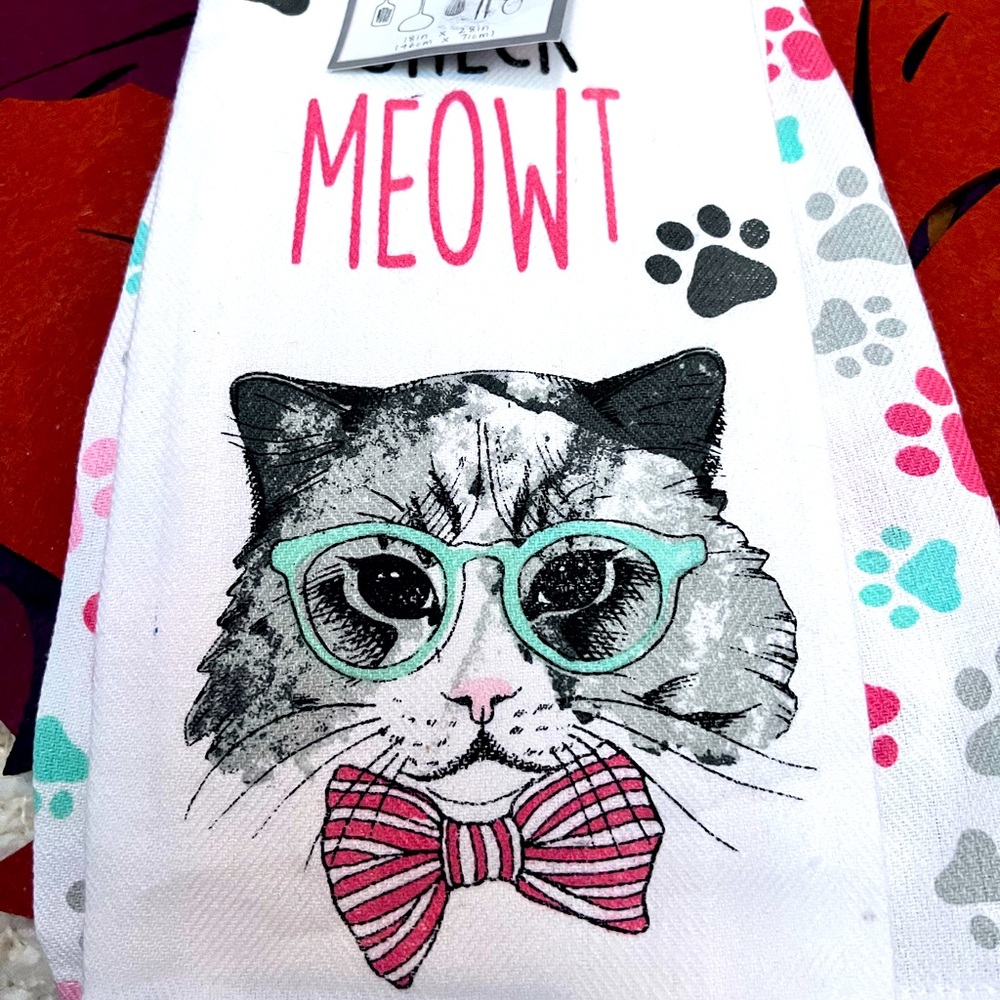 Kitchen towels. Cat lovers home wear set of two 100% cotton NWT. Terry cotton